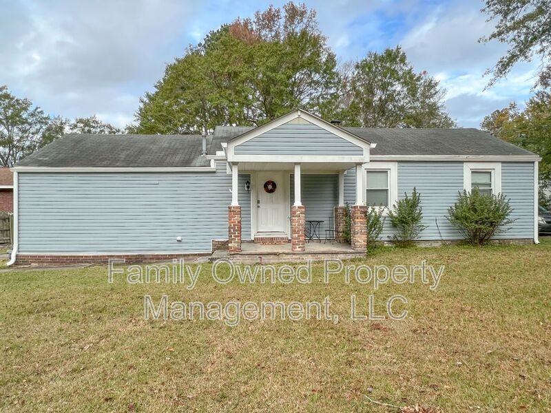 806 - Photo 3 of 23