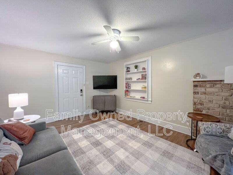 806 - Photo 5 of 23