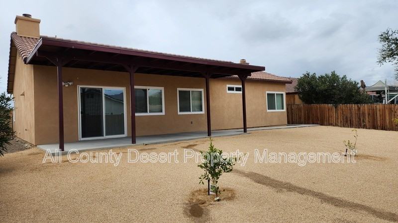 13700 La Mesa Dr - Photo 3 of 16