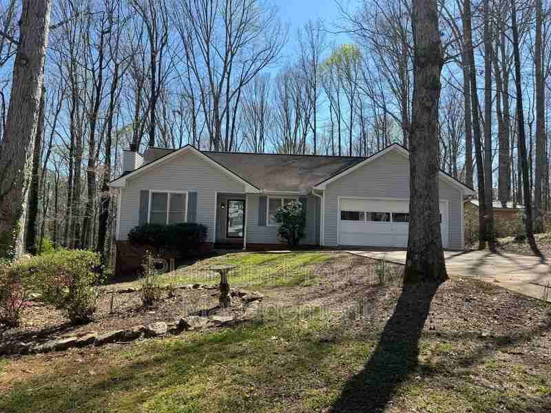 40 Briarwood Ct - Photo 3 of 26