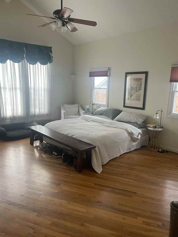 1010 Smith St - Photo 2 of 9