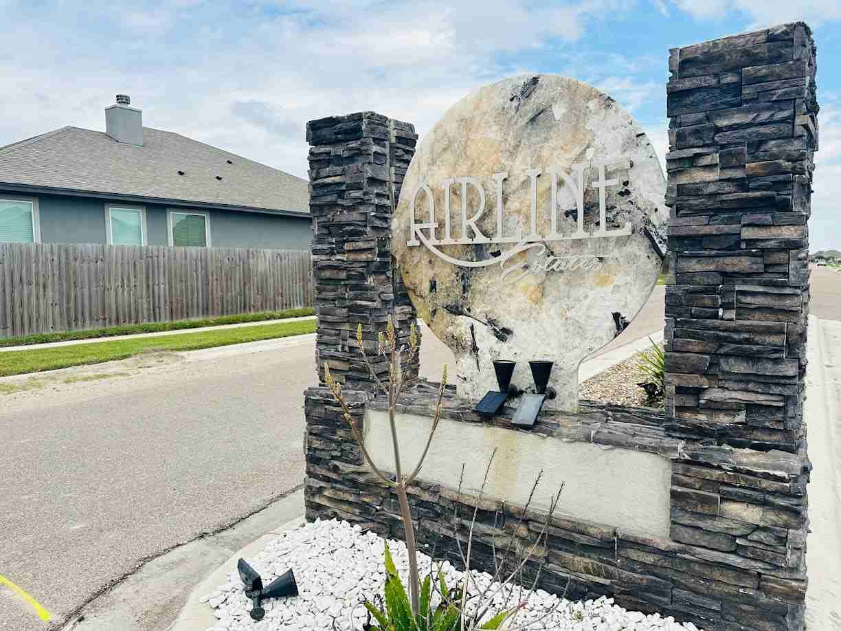 4229 Midlands St - Photo 3 of 23