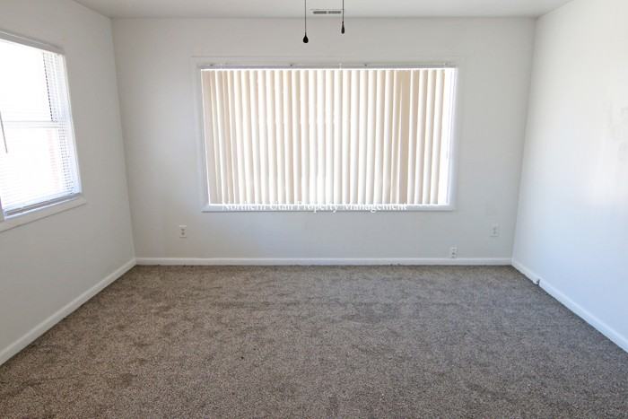 552 8th St - Photo 3 of 17