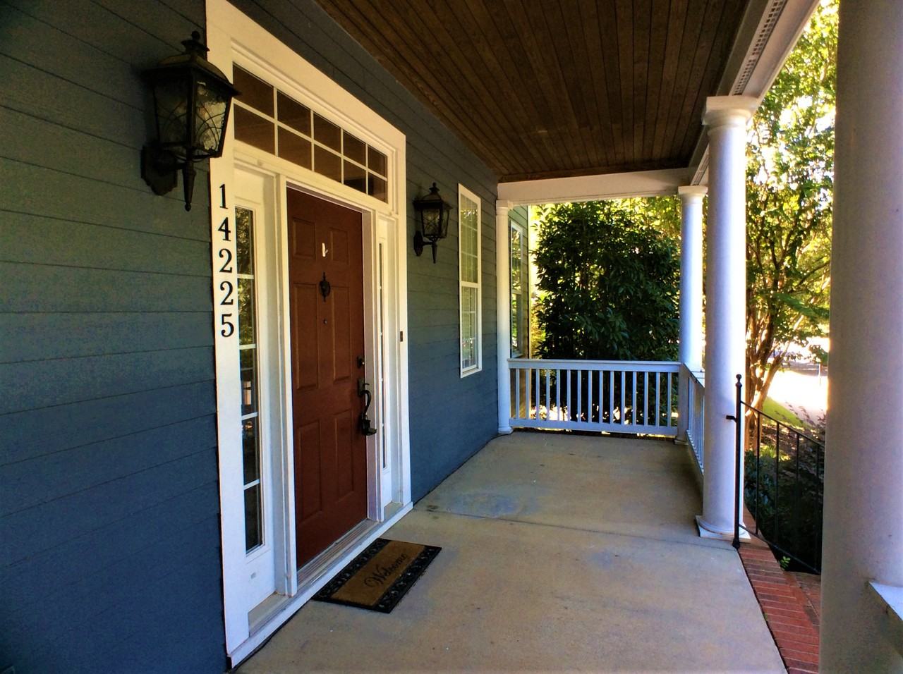 14225 Bankside Dr - Photo 2 of 36