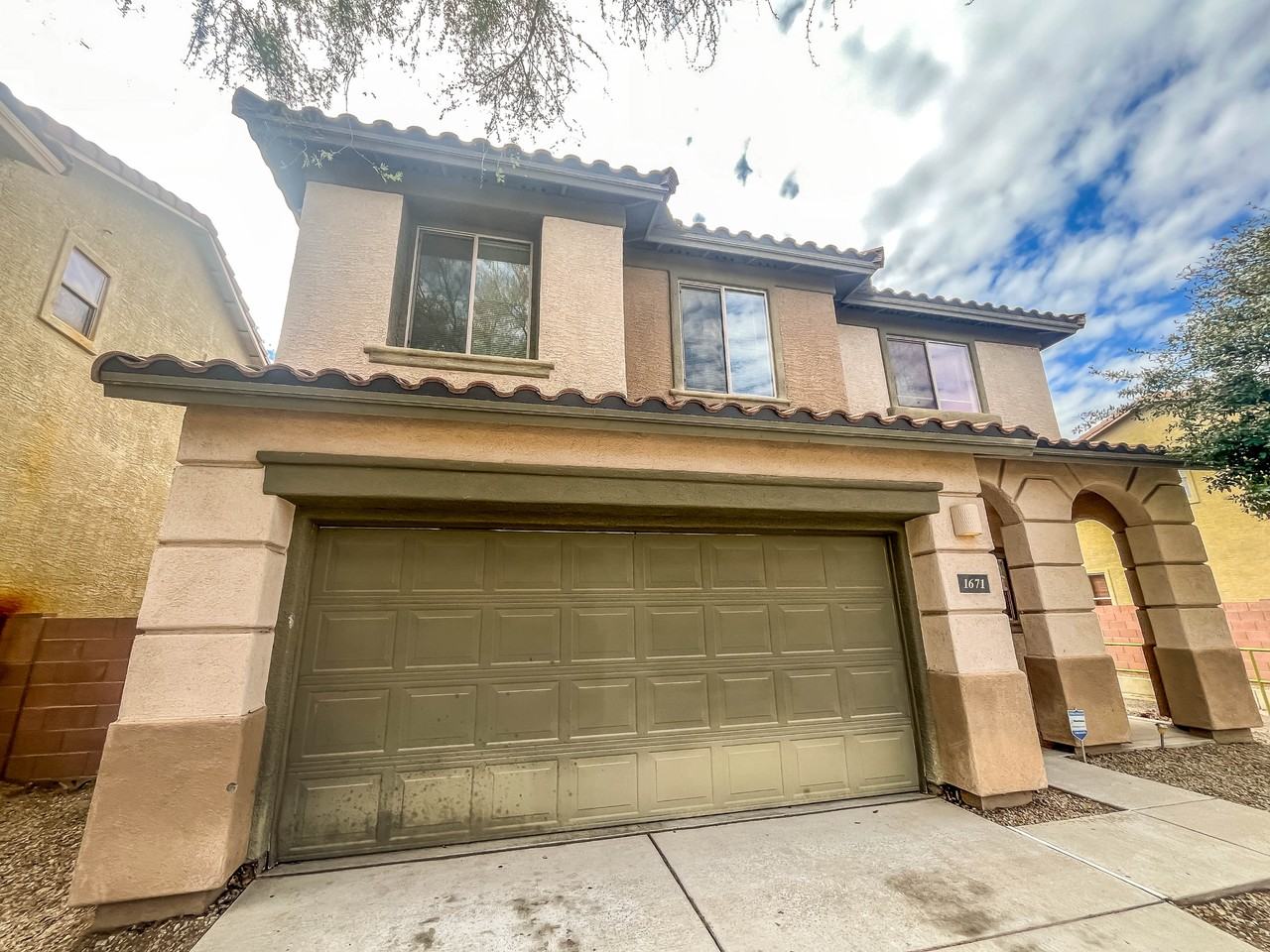 1671 W Gleaming Moon Trl - Photo 2 of 23