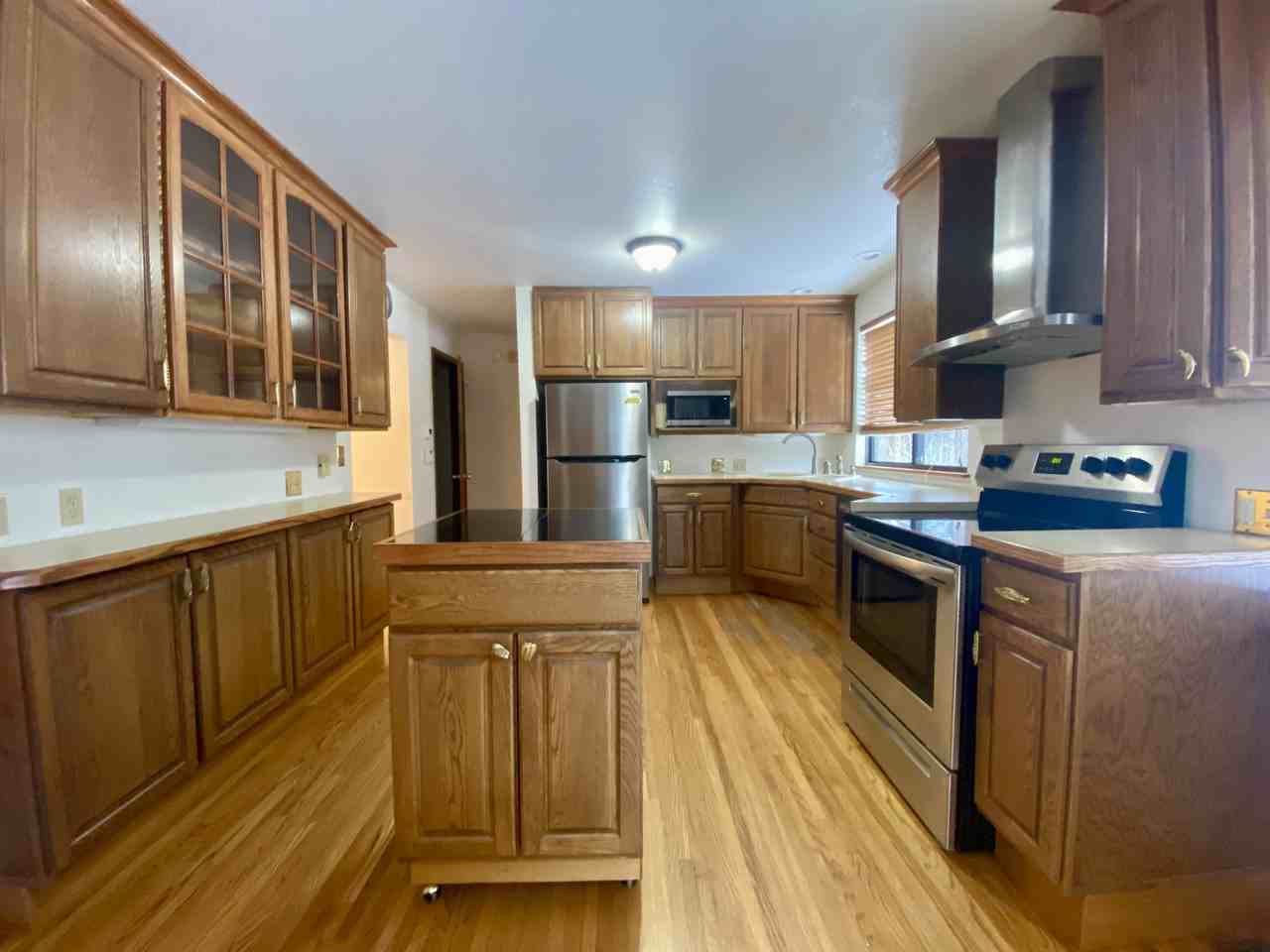 8445 Williamsburg Dr - Photo 3 of 13