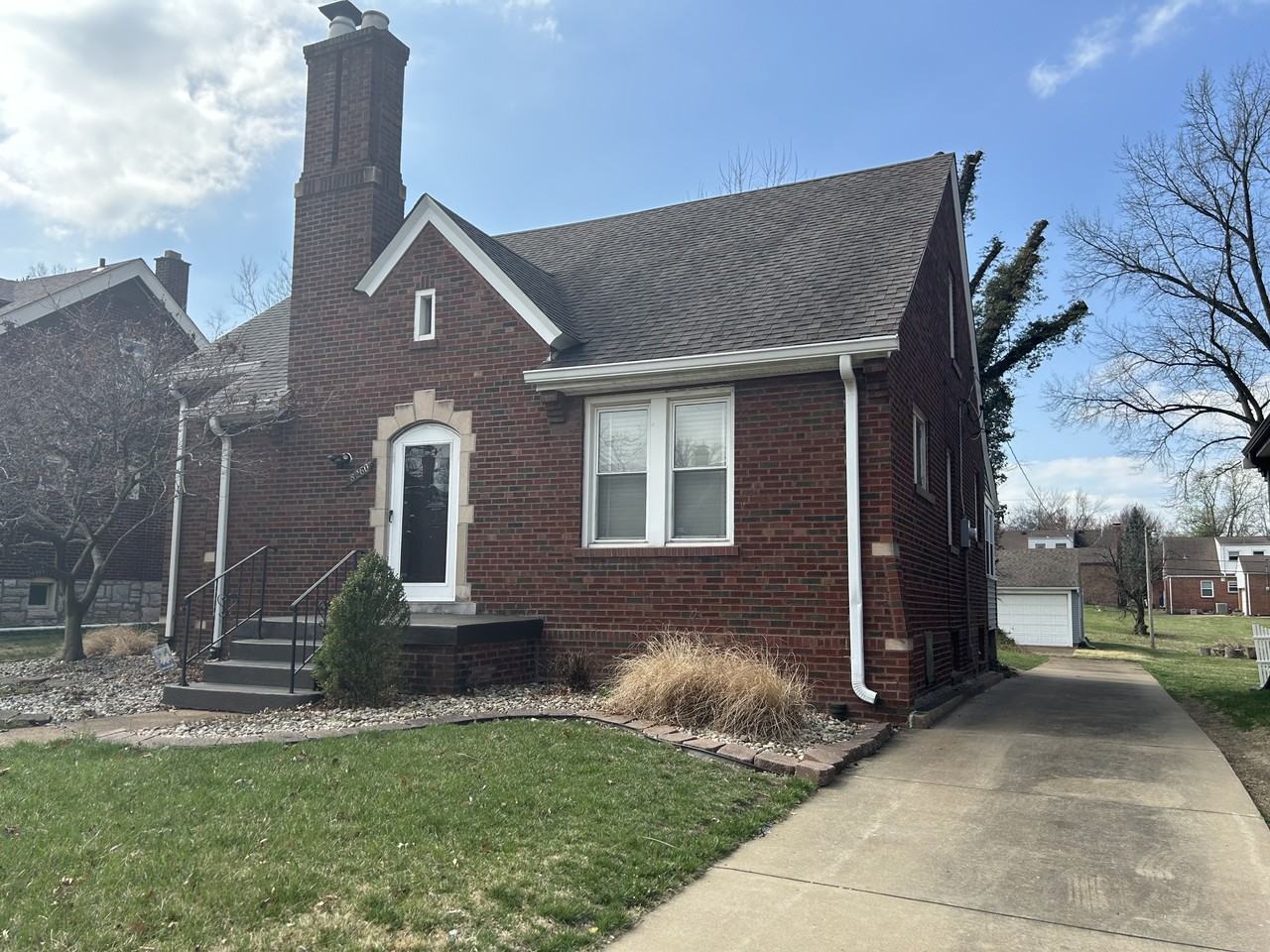 8260 Glen Echo Dr - Photo 2 of 26