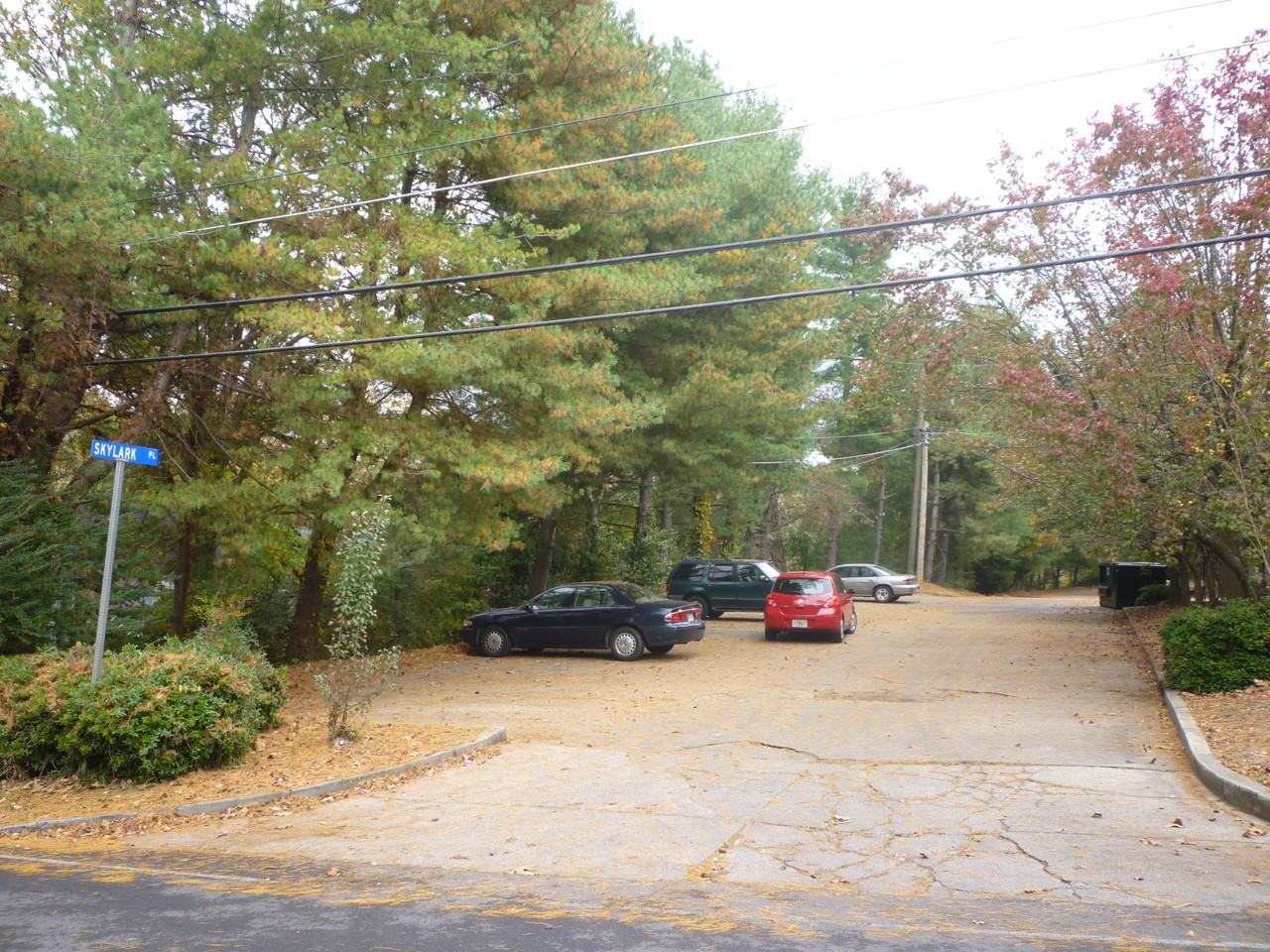 712 W Tyler St #NA - Photo 2 of 6