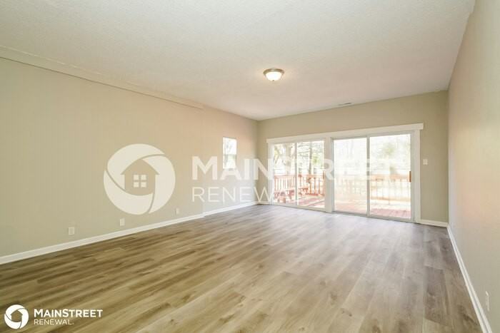 5816 Woodside Dr - Photo 3 of 16