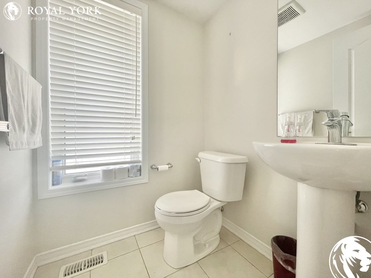 1-196 MacLachlan Avenue, Haldimand, Ontario N3W 1V3 - Photo 3 of 19