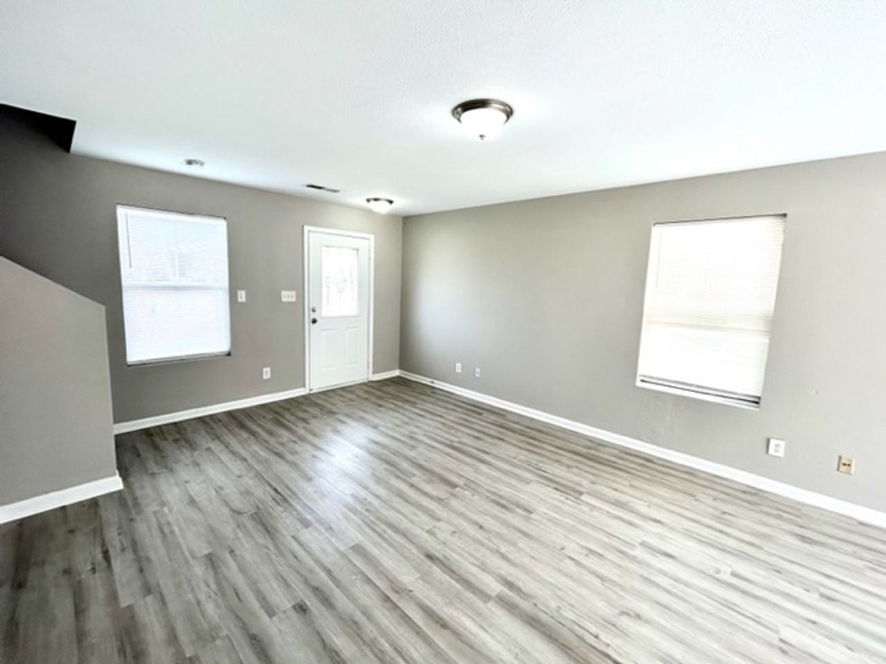 16742 Wellhouse Dr - Photo 3 of 21