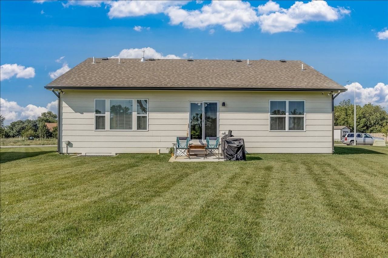 3110 E Shoffner St - Photo 2 of 32