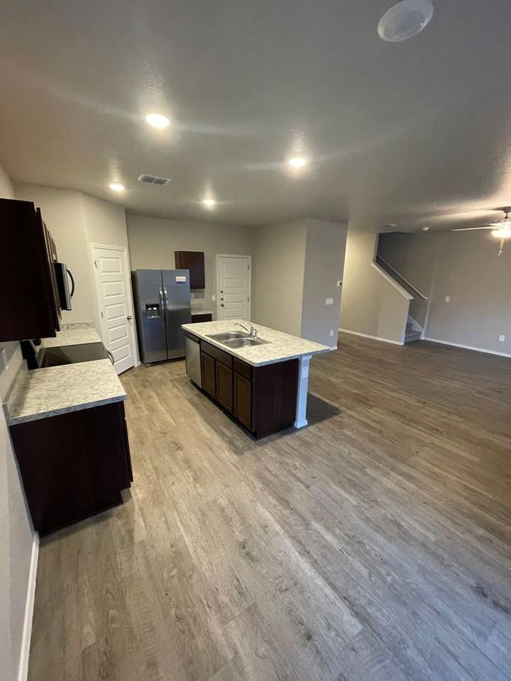 13030 Candace Way - Photo 4 of 19