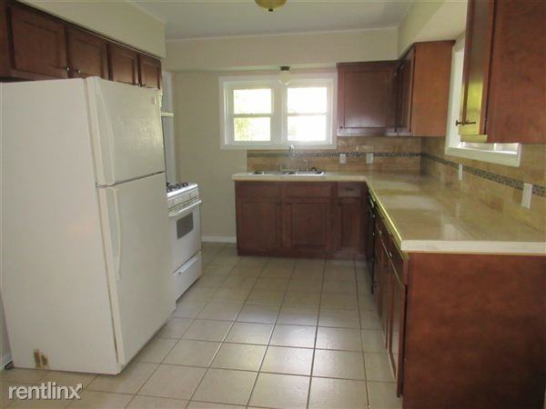 6143 West River Dr NE - Photo 3 of 7