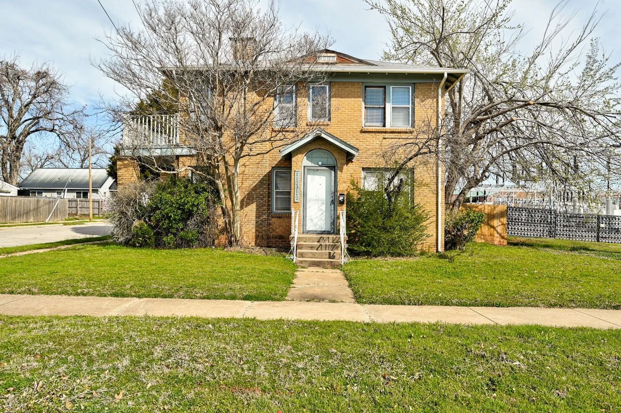 1123 Nw 30th St - Photo 2 of 33