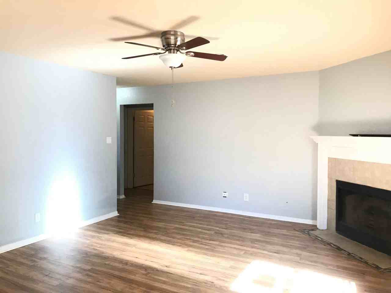 1910 Fleetwood Dr - Photo 5 of 24