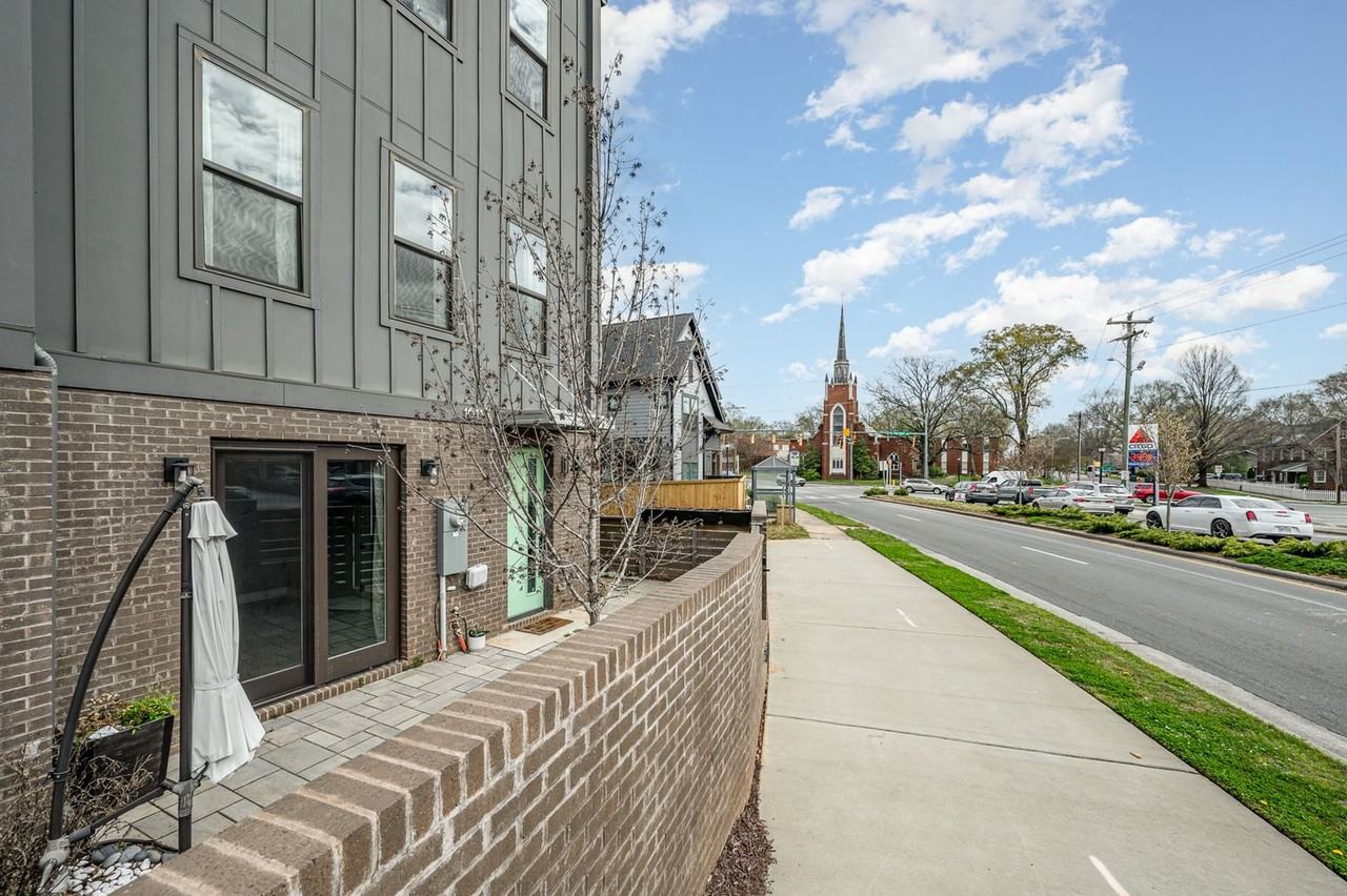 1613 Parkwood Ave - Photo 2 of 30