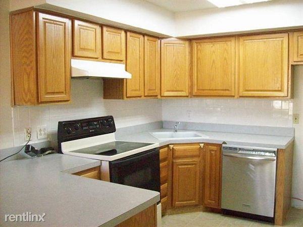 136 Ladd Rd - Photo 3 of 5