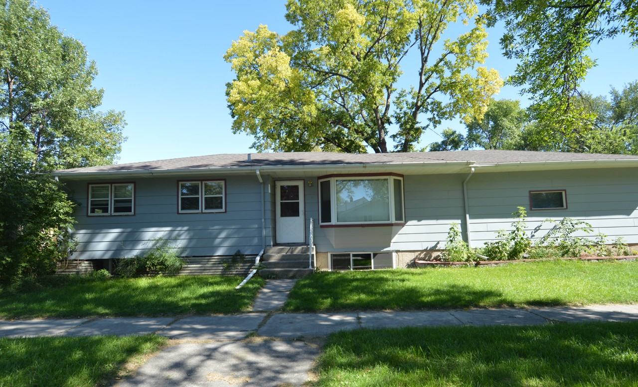 1724 6th Ave N - Photo 2 of 2