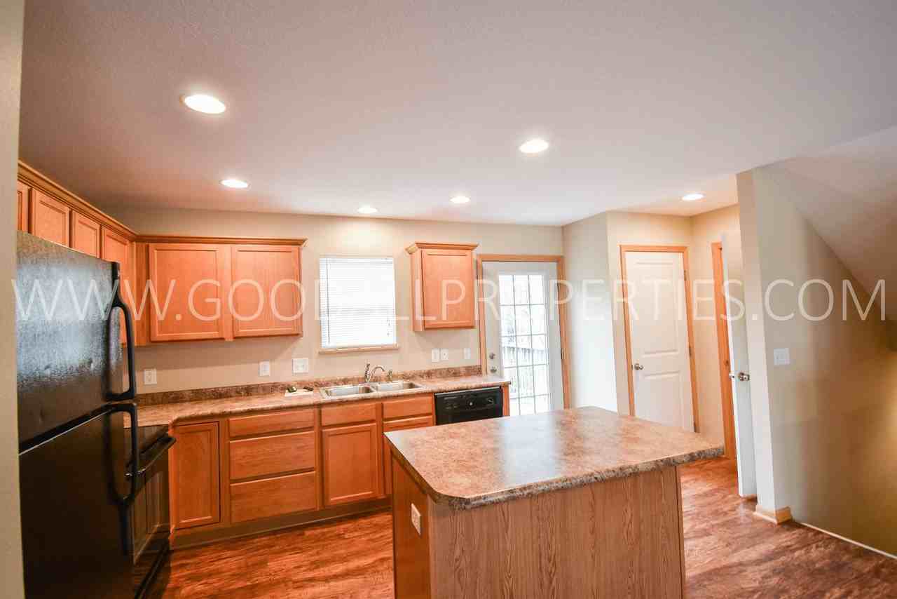 15404 Townsend Ave - Photo 7 of 28