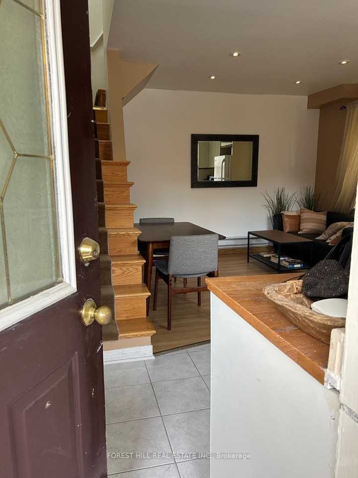 127 Summerhill Avenue 1, Toronto, ON M4T 1B1 1 Bedroom Apartment for