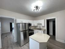 122-124 E Lloyd - Photo 1 of 1
