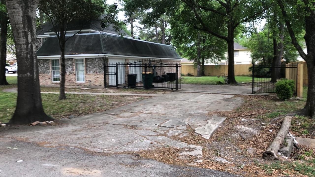 556 Brandon Rd - Photo 2 of 23