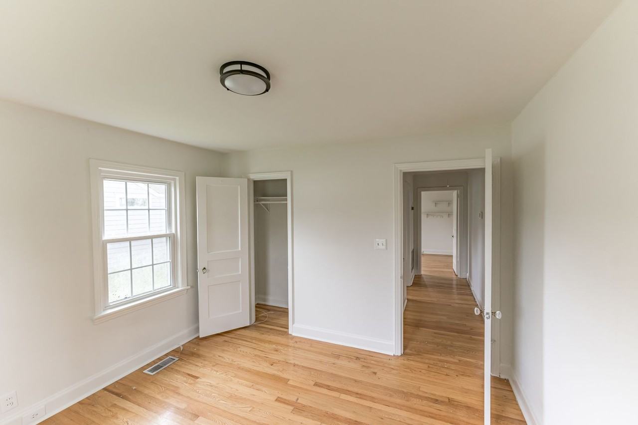 1314 Marlboro Ave - Photo 5 of 21