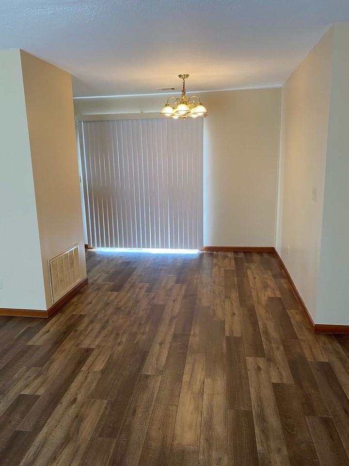 901 W Main St - Photo 4 of 11