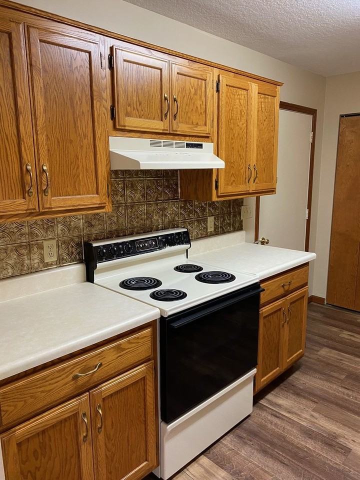 901 W Main St - Photo 5 of 11