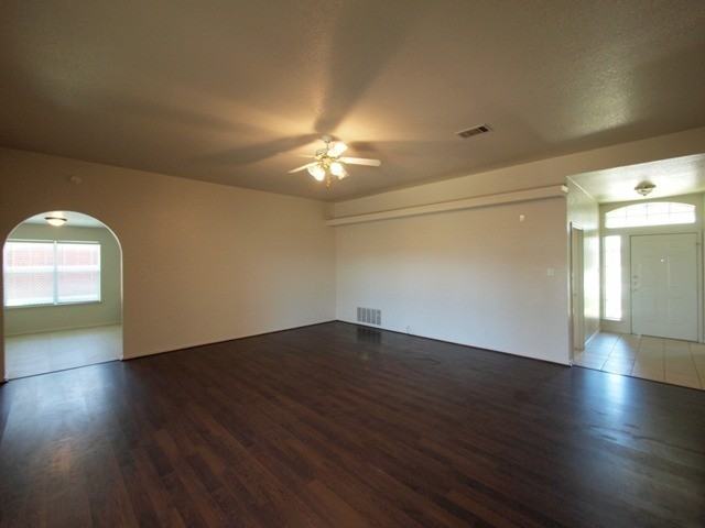 3812 Tiger Dr - Photo 3 of 20