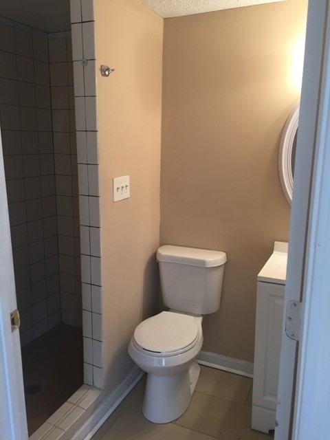 994 Poplar St - Photo 3 of 6