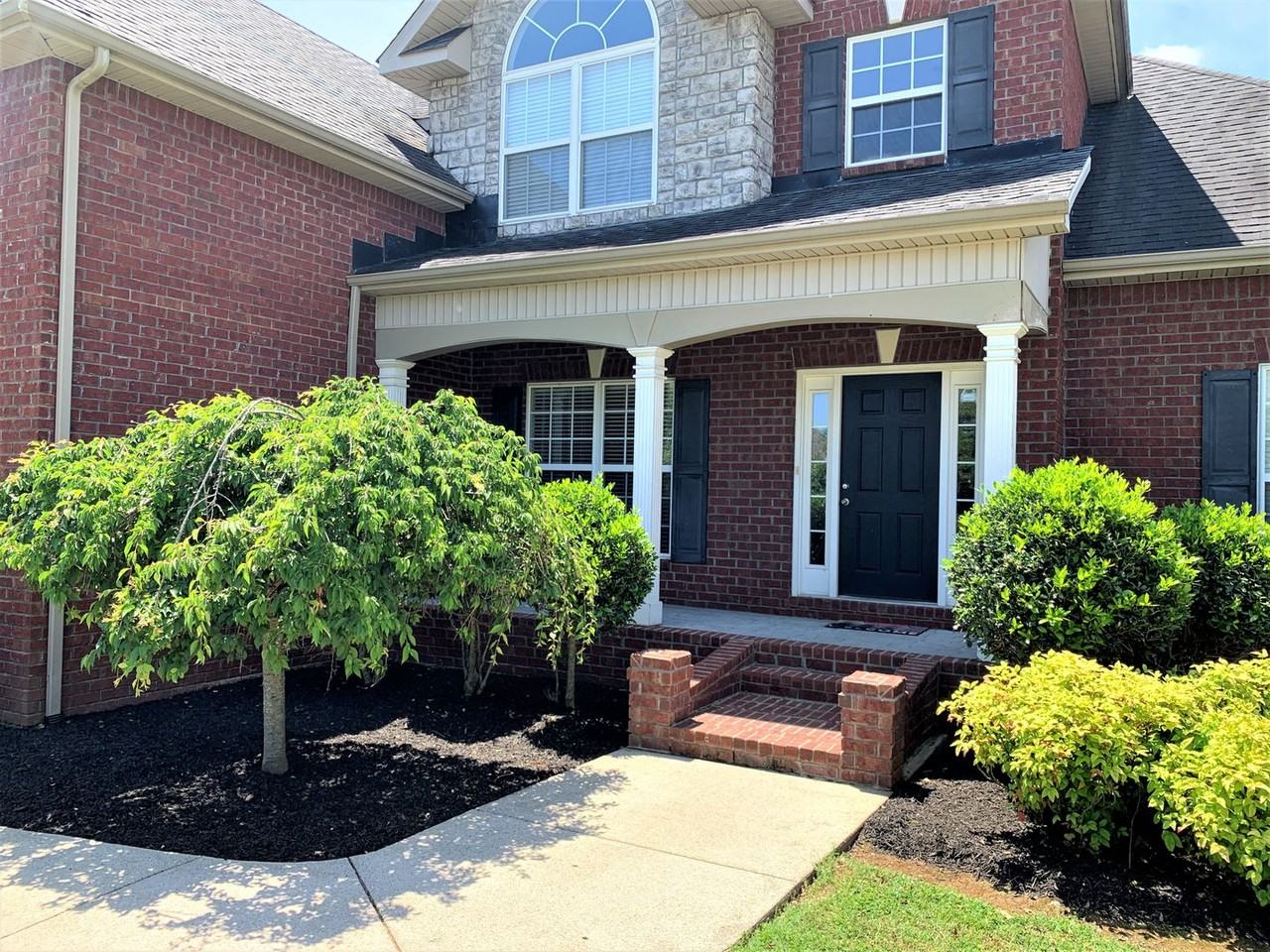 320 Foundry Cir - Photo 2 of 25