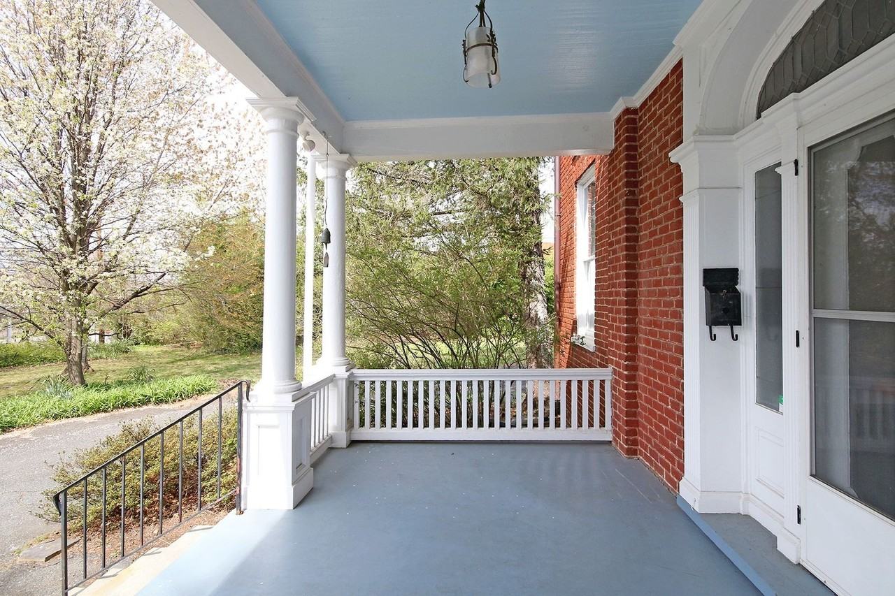 702 Ridge St - Photo 3 of 39