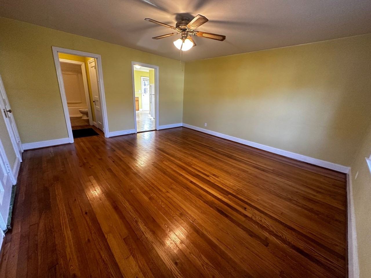2440 Gilmer Ave - Photo 3 of 7