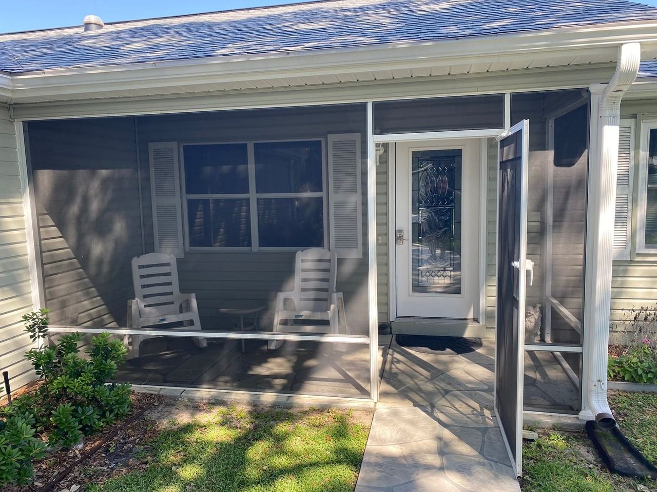 923 Oleander St - Photo 2 of 31