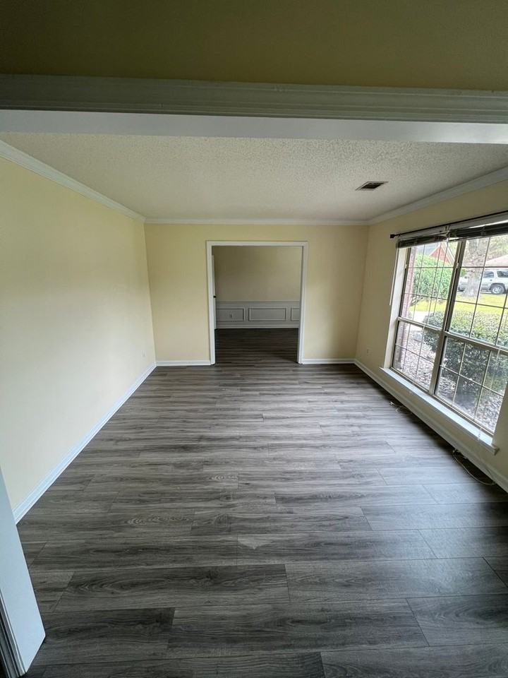 526 Maxwelton Cir - Photo 2 of 18
