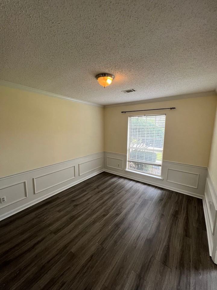 526 Maxwelton Cir - Photo 4 of 18