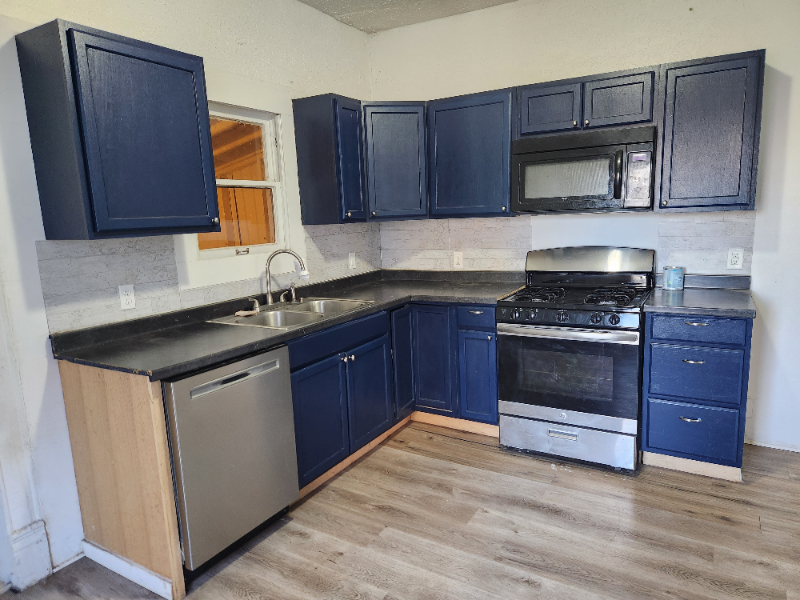 214 E Belmont St #214 - Photo 2 of 22