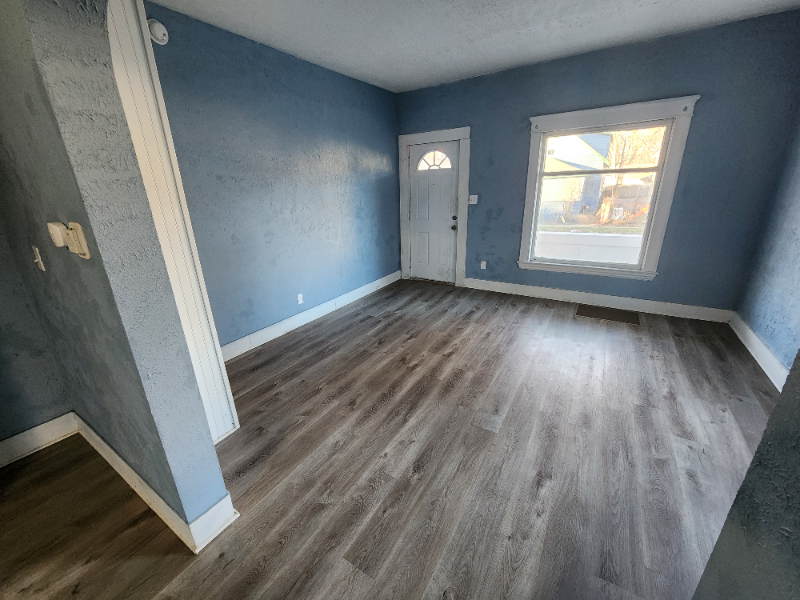 214 E Belmont St #214 - Photo 5 of 22