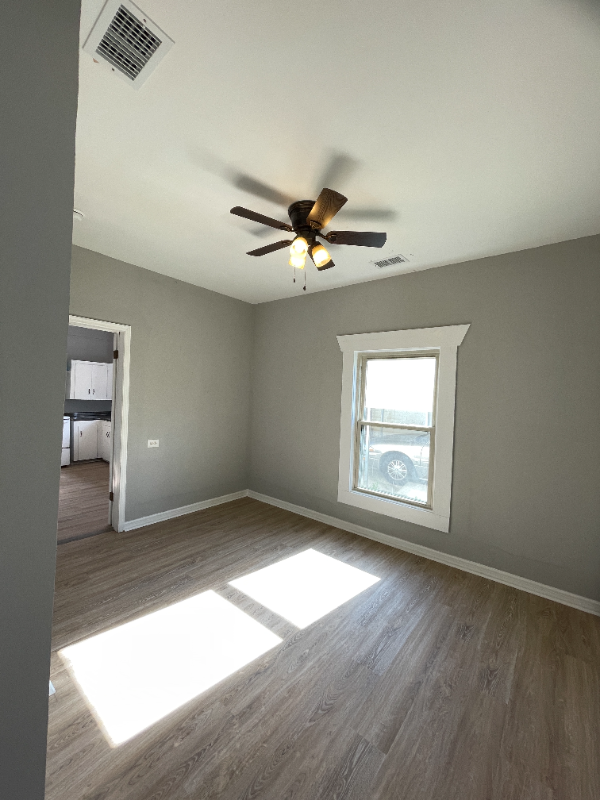 214 Treymore Ave Nw - Photo 5 of 9