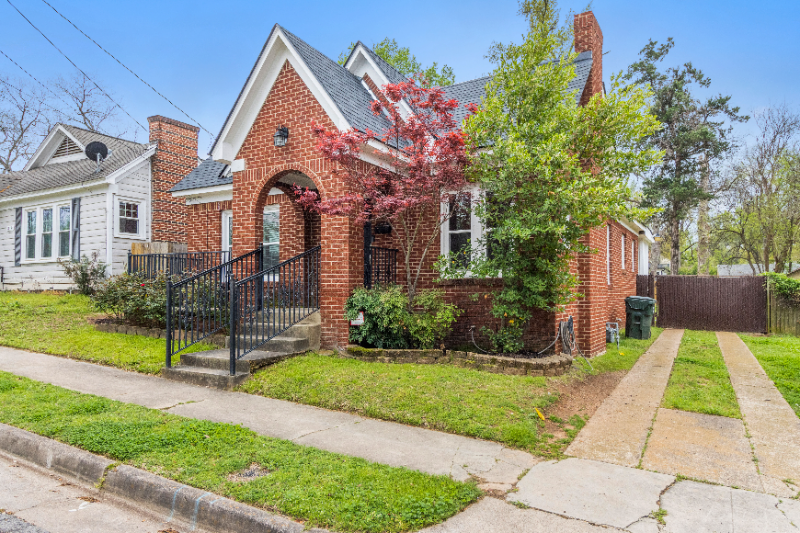 315 E 1st St - Photo 4 of 28