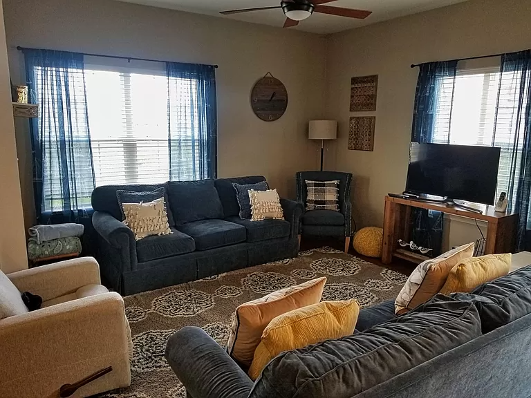 35469 Mercury Dr - Photo 2 of 7