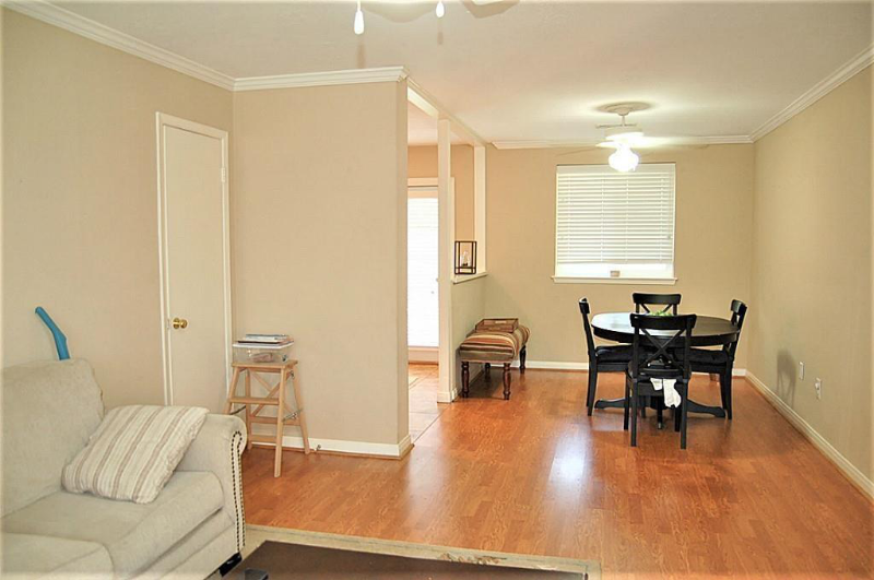 509 Avondale Ln - Photo 3 of 11