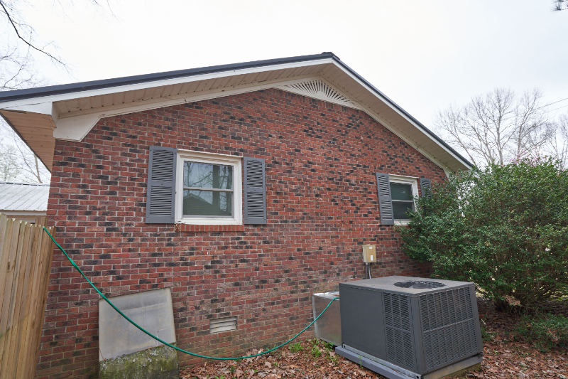 96 Vine St - Photo 3 of 16