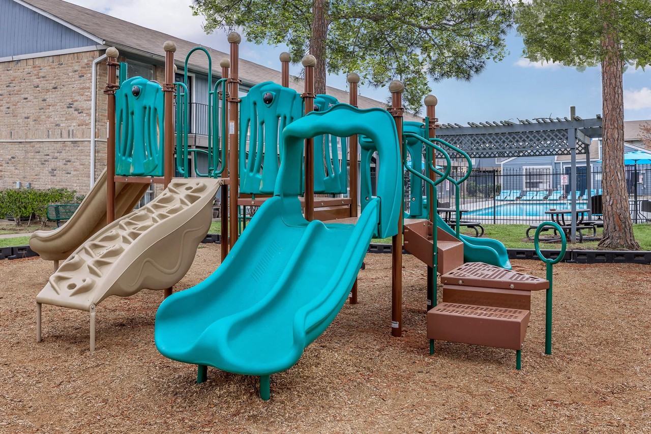 Dickinson Arms - Photo 3 of 50