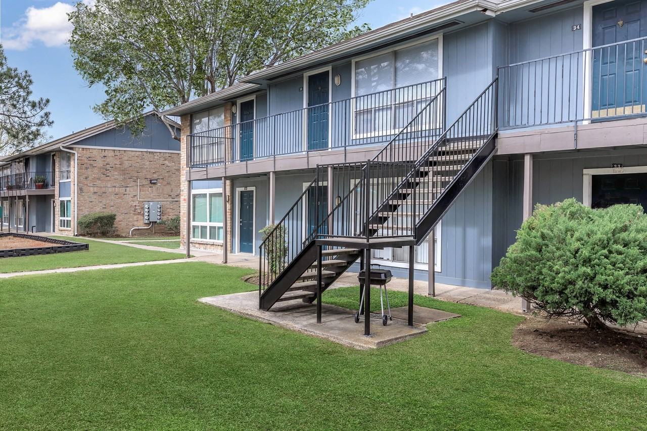 Dickinson Arms - Photo 7 of 50