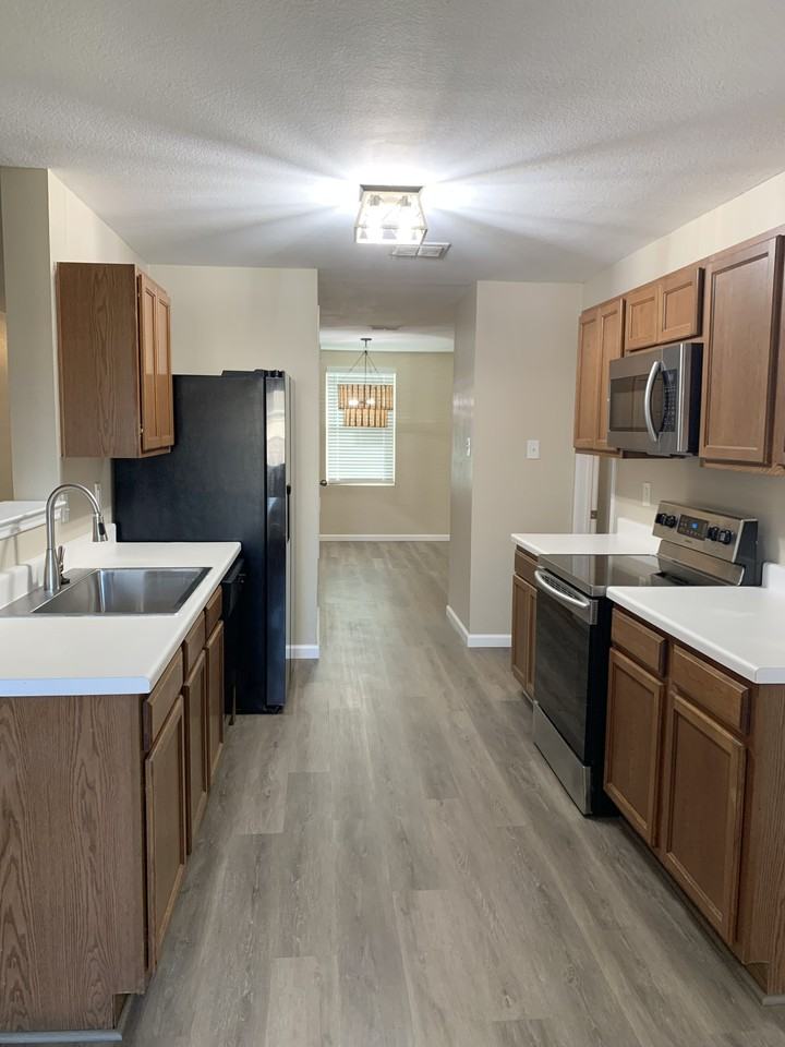 3014 Lake Terrace Dr #NA - Photo 3 of 14