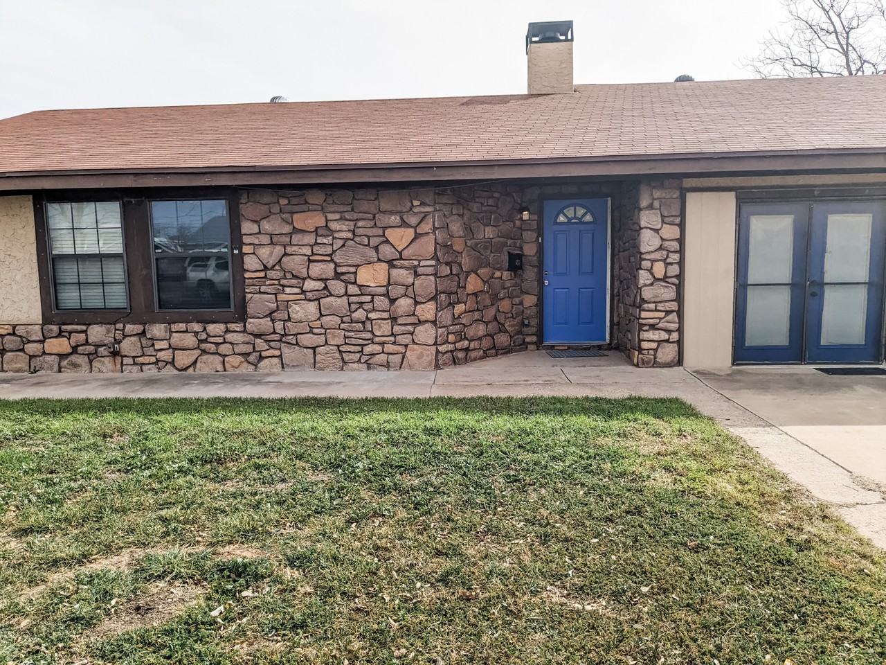 4611 Brookdale Dr #NA - Photo 2 of 14