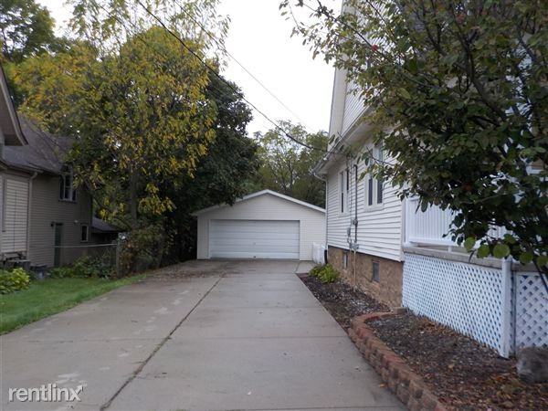 303 N Cherry St - Photo 2 of 26